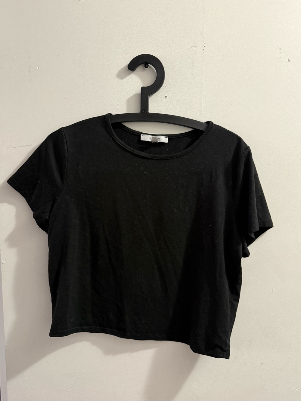 gaze Black Cropped Tee - Short Sleeve